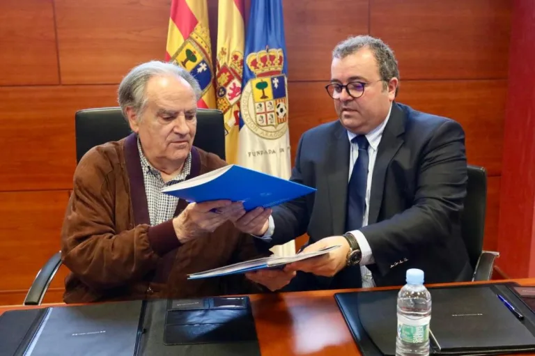 Óscar Fle llevó a cabo el traspaso de poderes a su sucesor, Manuel Torralba