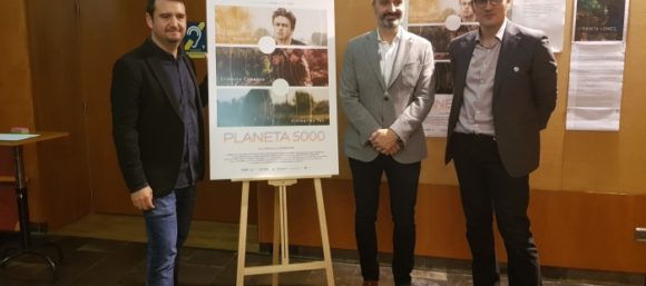 El director general de Cultura defiende el talento aragonés en el estreno de la película ‘Planeta 5000’