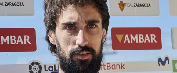 Eguaras: «Me siento muy querido en el Real Zaragoza, estoy muy feliz»