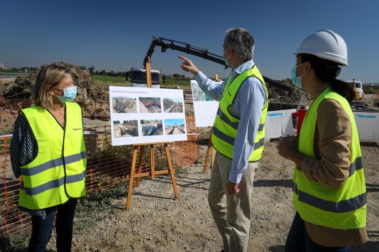 El nuevo colector de Malpica comienza a funcionar mejorando la depuración de los vertidos industriales