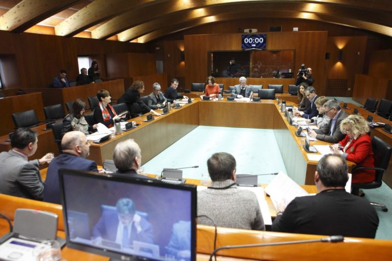 CCOO Aragón traslada tres informes para mejorar las ratios educativas a la Comisión de Educación, Cultura y Deporte de las Cortes de Aragón