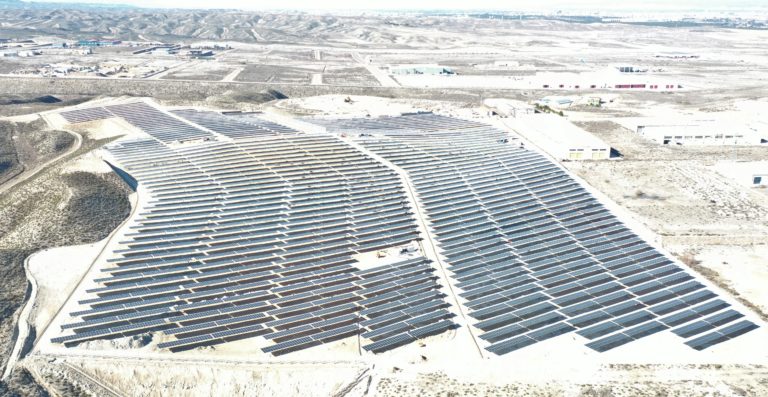 Entra en funcionamiento la planta fotovoltaica más grande de Zaragoza, “El Marqués” con 30.000 paneles solares