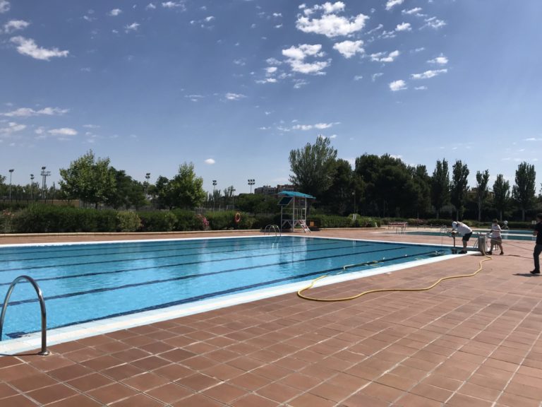 Zaragoza abrirá las piscinas municipales este sábado