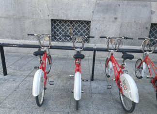Zaragoza organiza paseos en triciclo adaptado para mayores con el programa ‘En bici sin edad’
