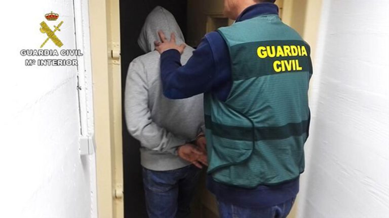 La Guardia Civil detiene a dos jóvenes tras cometer un robo en una vivienda habitada de Caspe