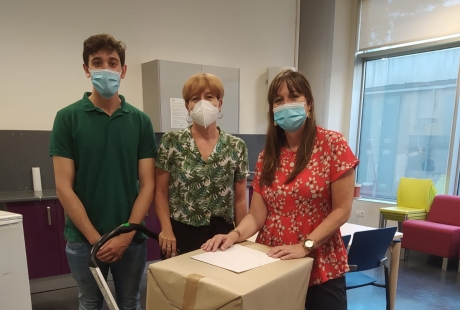 El Departamento de Sanidad reparte 10.000 mascarillas para enfermos crónicos