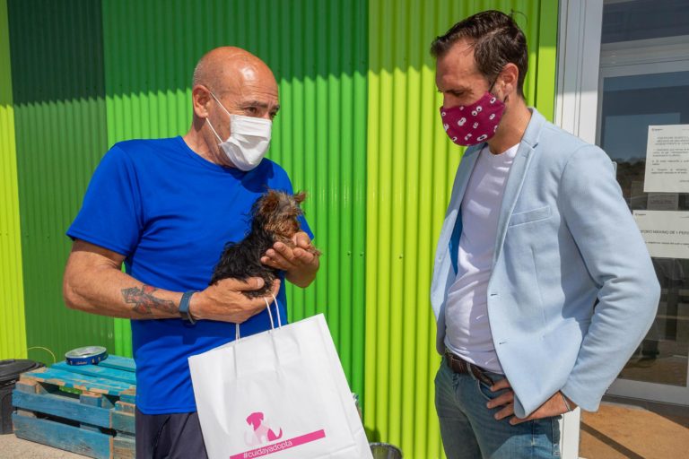 Zaragoza se suma a la iniciativa  #CUIDAYADOPTA para impulsar la adopción de mascotas