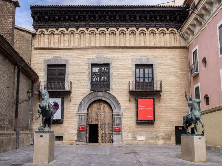 La sala de exposiciones del Museo Pablo Gargallo acoge una muestra retrospectiva de la artista Luisa Granero
