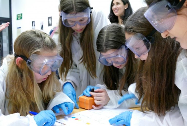 Medio millar de alumnos de Secundaria de Aragón participan en el ciclo online «Soy Científica. Vivo en tu barrio»