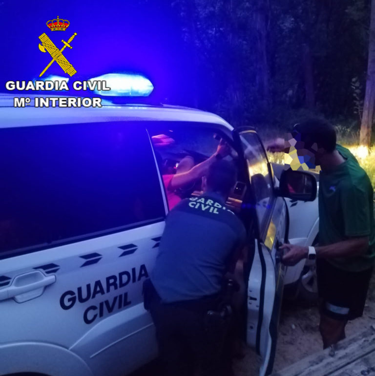 La Guardia Civil de Teruel auxilia a una senderista herida en los Estrechos del río Ebrón