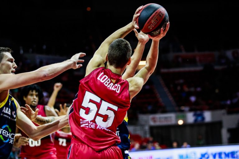 Ponferrada aguarda a Lobaco