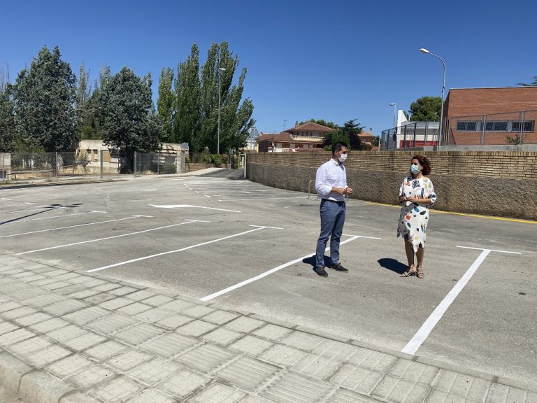 Finalizan las obras de ordenación del tráfico y ampliación del aparcamiento en la calle Ciudad Escolar de Teruel