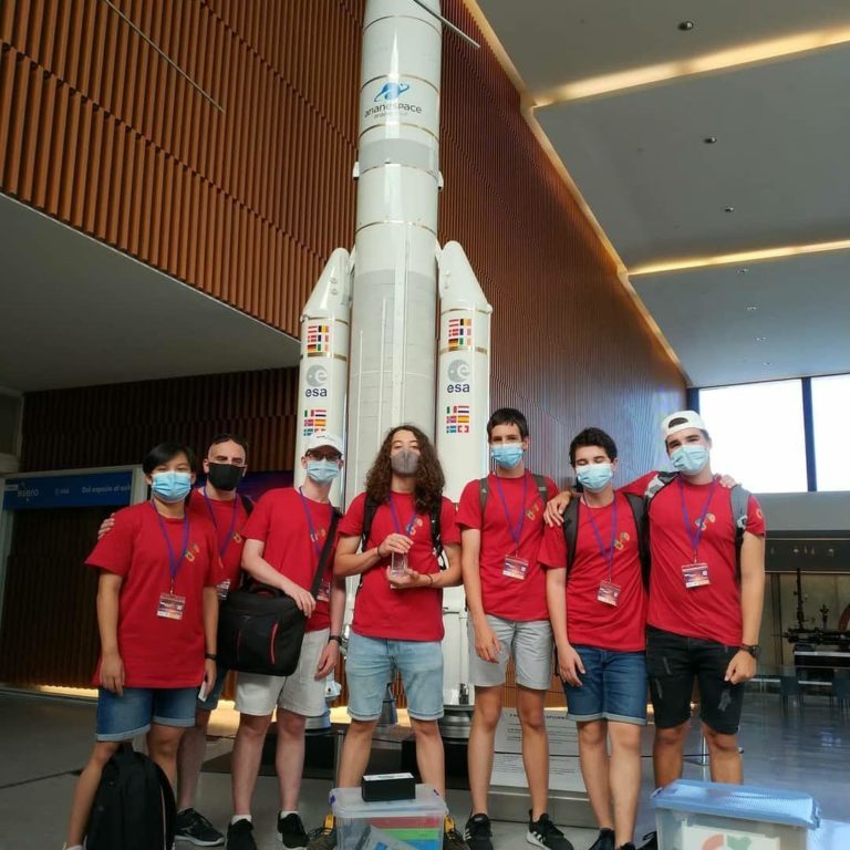 El equipo juvenil Zaragoza Maker Space queda en tercera posición tras asistir al campeonato de la Agencia Estatal Europea