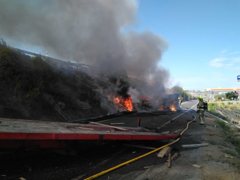 Un accidente de tráfico obliga a cortar la A2