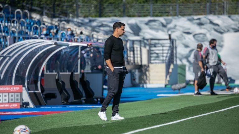 Míchel: «Hasta su gol hemos podido competir, pero ese 1-0 nos ha llevado a la desconexión»