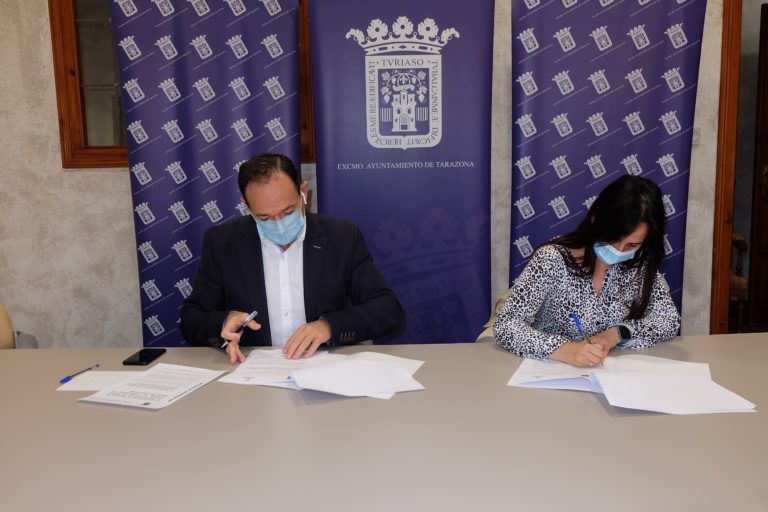 El Ayuntamiento de Tarazona ha Firmado el convenio con Pierres Tarazona de colaboración en materia de acción social