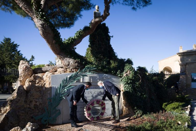 Los dispositivos de control de aforo comenzarán a funcionar este sábado en el Cementerio de Torrero