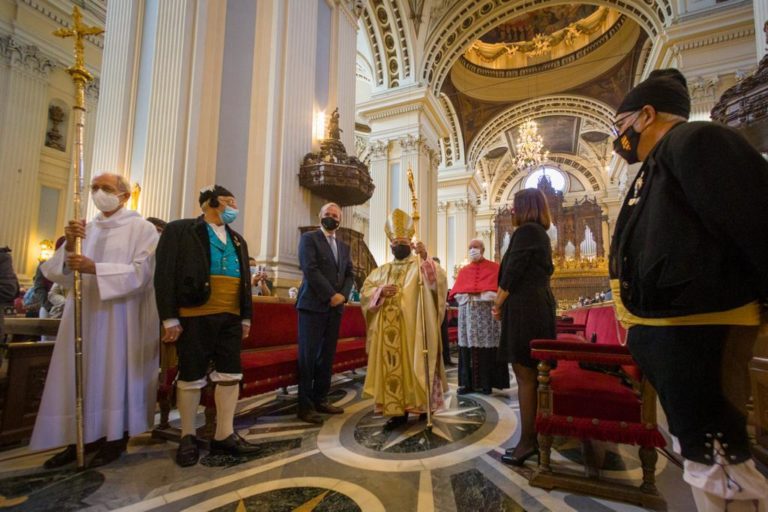 La corporación municipal participó en la misa celebrada en la Basílica del Pilar
