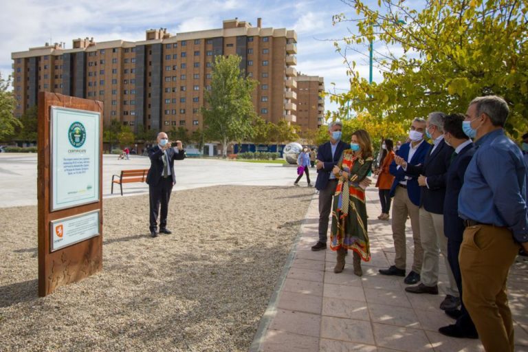 La pavimentación de la plaza del Gran Reloj Solar de Zaragoza completa el proyecto final