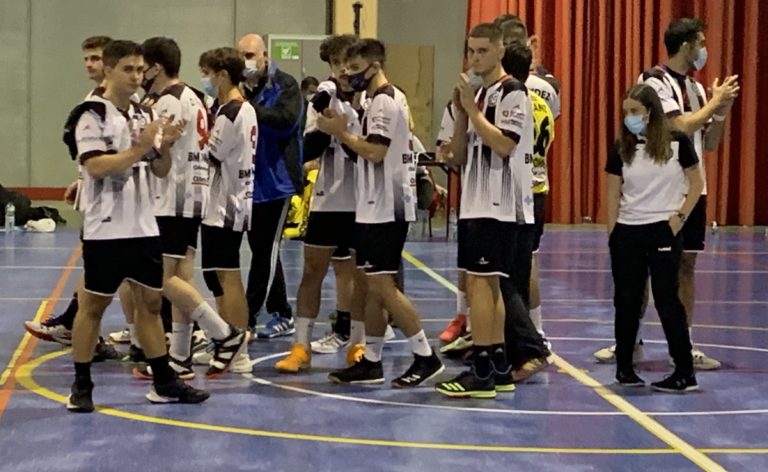 El Primera Nacional Masculino de Dominicos cae derrotado ante Hierros Servando Eibar tras una igualada primera parte (25-33)