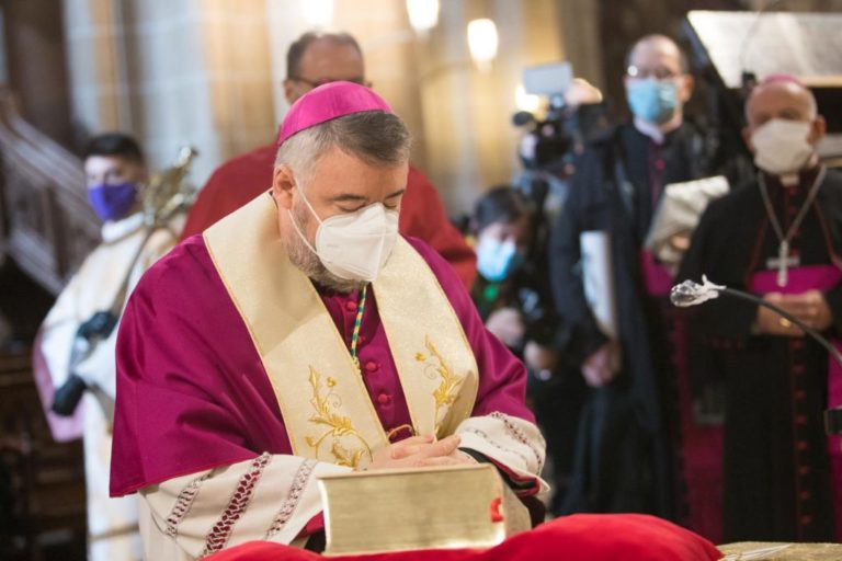 Carlos Escribano toma posesión como arzobispo de la Archidiócesis de Zaragoza