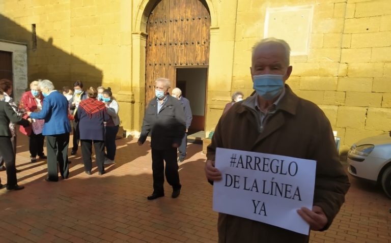 Biscarrués, sin luz y sin agua enfado monumental y concentración por los cortes de luz