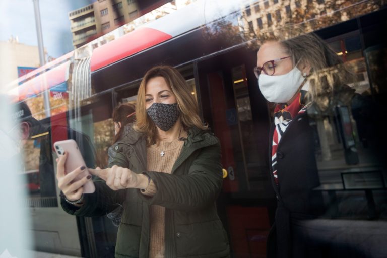 Los usuarios ya pueden consultar en cada parada el grado de ocupación del tranvía