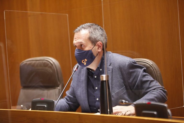 Cs pide ayudar al sector del taxi que ha visto su capacidad económica “enormemente mermada” con la crisis sanitaria