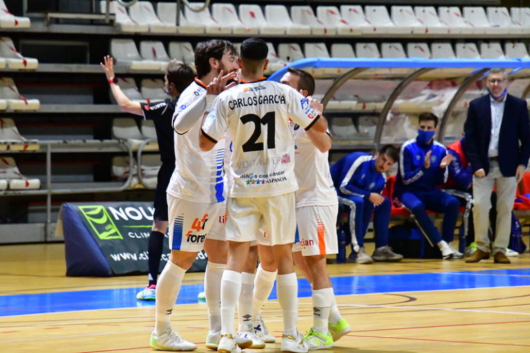 Colo Colo Zaragoza disputa hoy su partido aplazado de la jornada 3 ante Family Cash Alzira