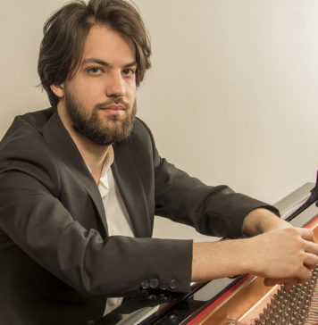 Javier Montañés, ganador de la beca de piano Pilar Bayona
