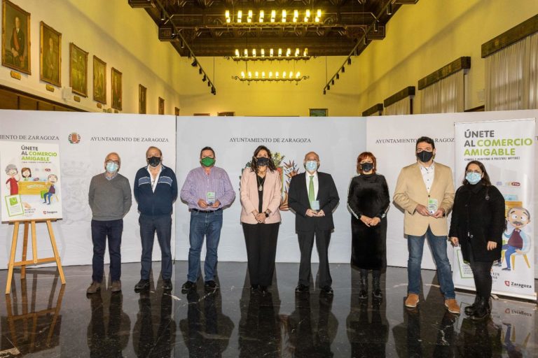 El Ayuntamiento apuesta por potenciar la red de Comercios Amigables con las personas mayores