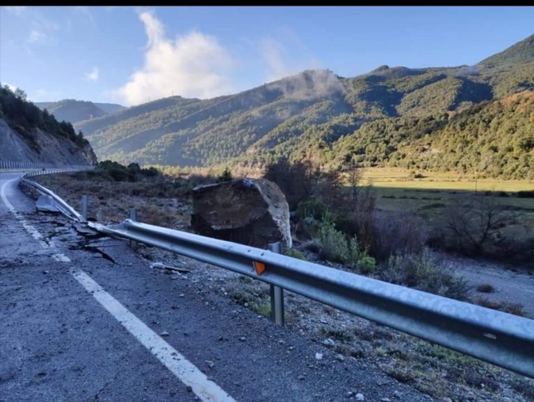 El Presidente de CHA se ve afectado por un desprendimiento de rocas