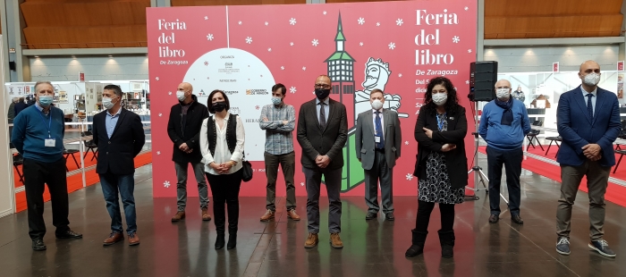 Felipe Faci inaugura una Feria del Libro de Zaragoza especial con 40 expositores
