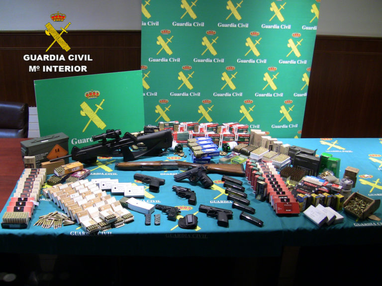 La Guardia Civil desarticula una red de tráfico de armas para el crimen organizado