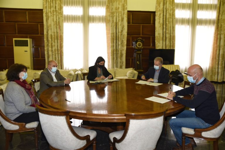 El Patronato municipal de Educación y Bibliotecas, ha firmado un convenio de colaboración con la Asociación Aragonesa de Escritores
