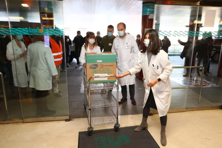 El Consejo de Gobierno de la Universidad de Zaragoza concede la Medalla de la Universidad al personal sanitario y sociosanitario de la Comunidad Autónoma de Aragón