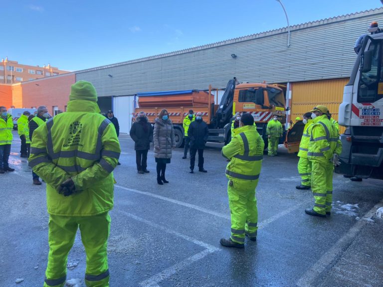 Pilar Alegría agradece el trabajo realizado por los trabajadores de Conservación de Carreteras del Estado