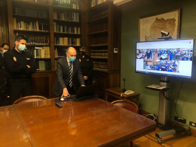 Dos centros de la provincia de Zaragoza han sido los primeros en participar en las charlas formativas de Policía Nacional y Guardia Civil