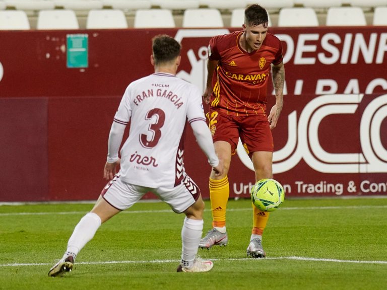 El Real Zaragoza presentará alegaciones por la tarjeta amarilla de Vigaray