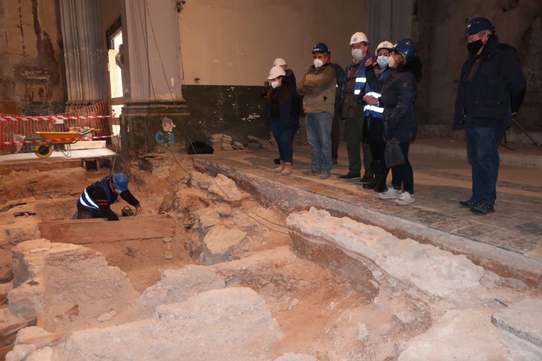 La alcaldesa de Teruel visita las obras de la iglesia de San Miguel