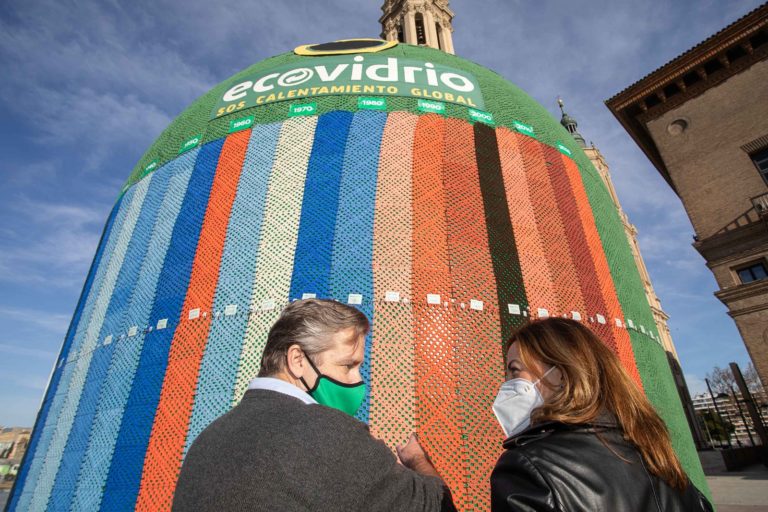 La plaza del Pilar acoge el contenedor más grande del mundo para concienciar sobre los efectos del calentamiento global