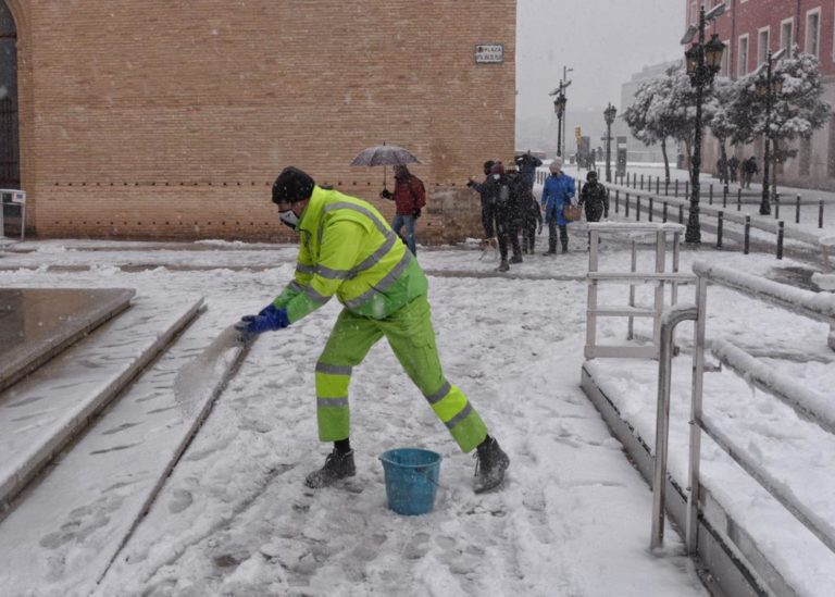 Más de 800 trabajadores y 36 máquinas para combatir el temporal