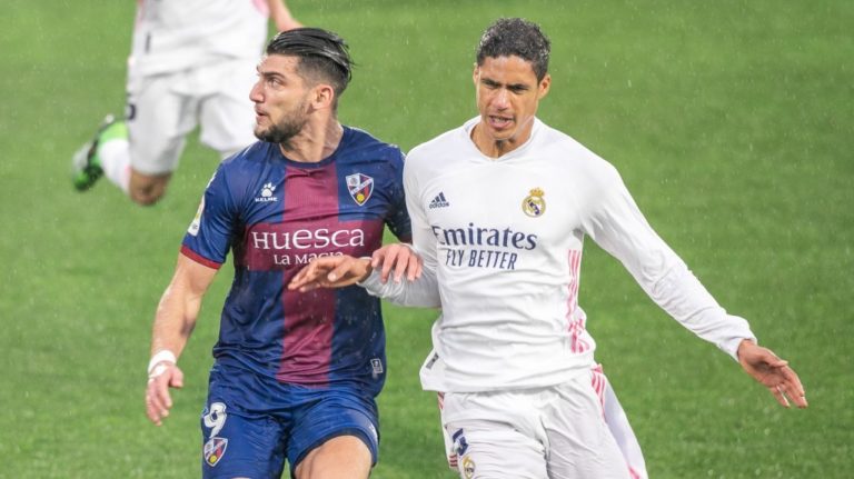 Derrota de la SD Huesca ante el Real Madrid a pesar del tanto inicial de Galán (1-2)