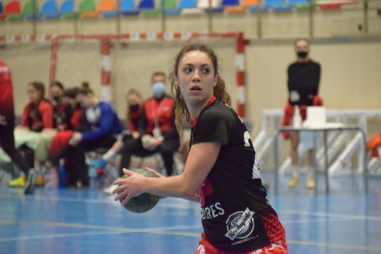 Alba Rubio, capitana de Schär Colores Zaragoza, habla sobre el derbi de este fin de semana ante Balonmano Dominicos