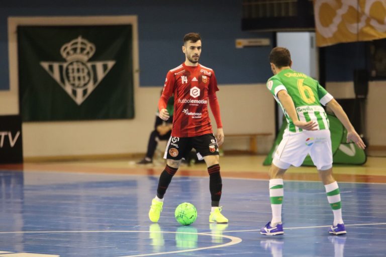 Fútbol Emotion Zaragoza cae ante Real Betis Futsal después de siete encuentros sin conocer la derrota (5-3)
