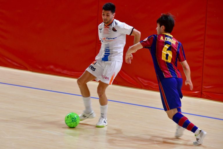 Derrota de Colo Colo Zaragoza ante el Barça B con la que queda fuera de la liguilla de ascenso (6-3)