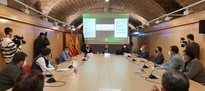 El Gobierno de Aragón, las organizaciones agrarias y las cooperativas colaborarán para que la próxima campaña de la fruta sea «ejemplar»