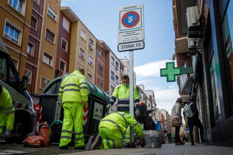 Comienzan los trabajos de señalización de nuevos estacionamientos regulados en San José