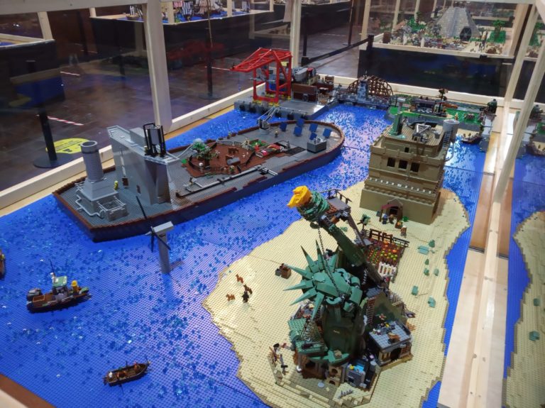 Más de 200.000 piezas de LEGO llegan a Ejea de los Caballeros con una gran exposición