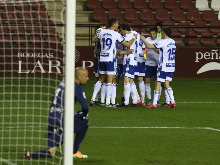 La garra de Zapater y el olfato goleador de Narváez rescatan un punto en Logroño en un partido gris del Real Zaragoza (1-1)